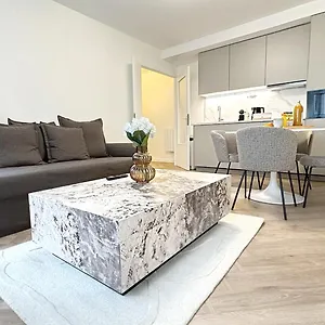 https://suite-paradigme-lyon.hotels-rhonealpes.com